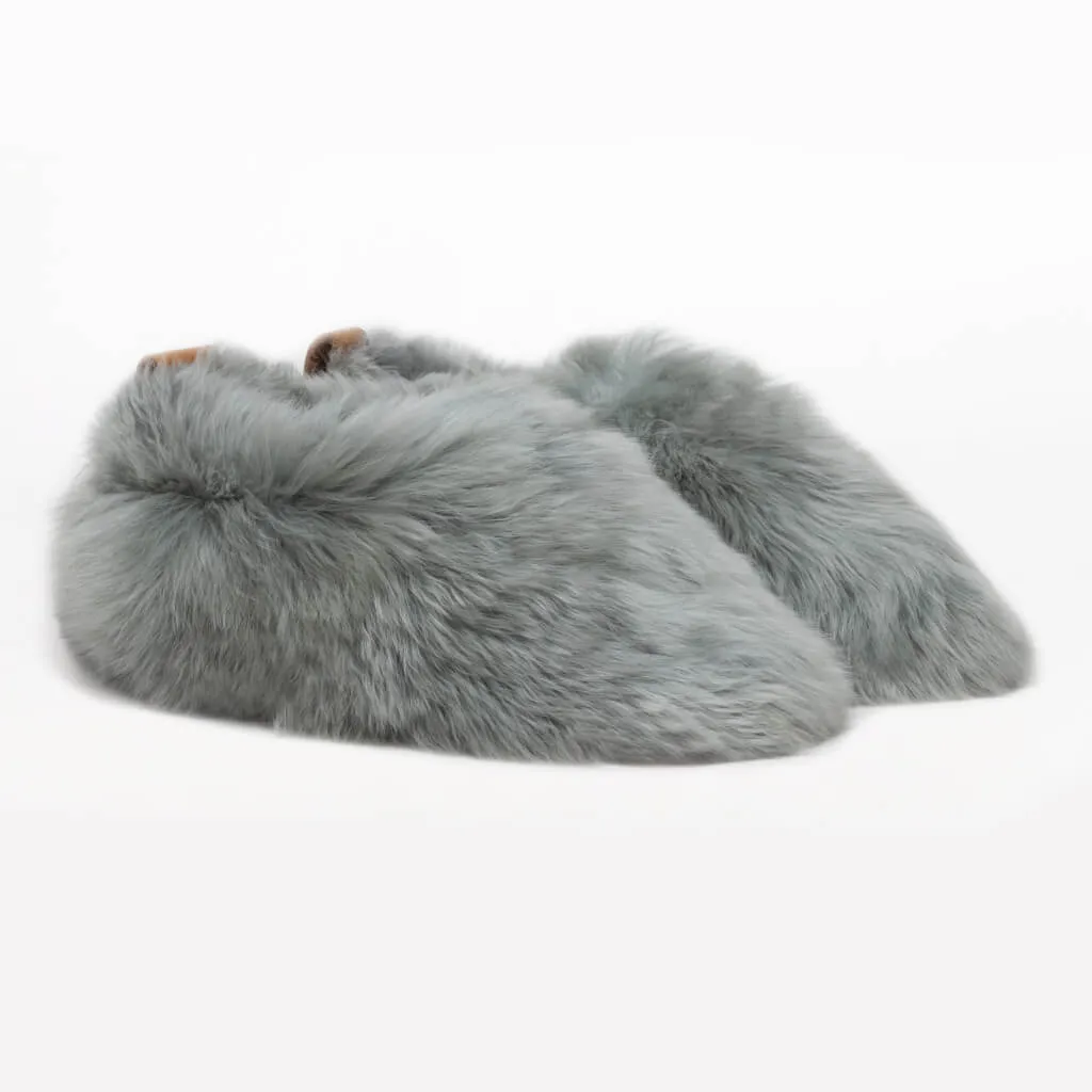 ETHICALLY AND CRUELTY FREE ALPACA FUR SLIPPERS IN GREY