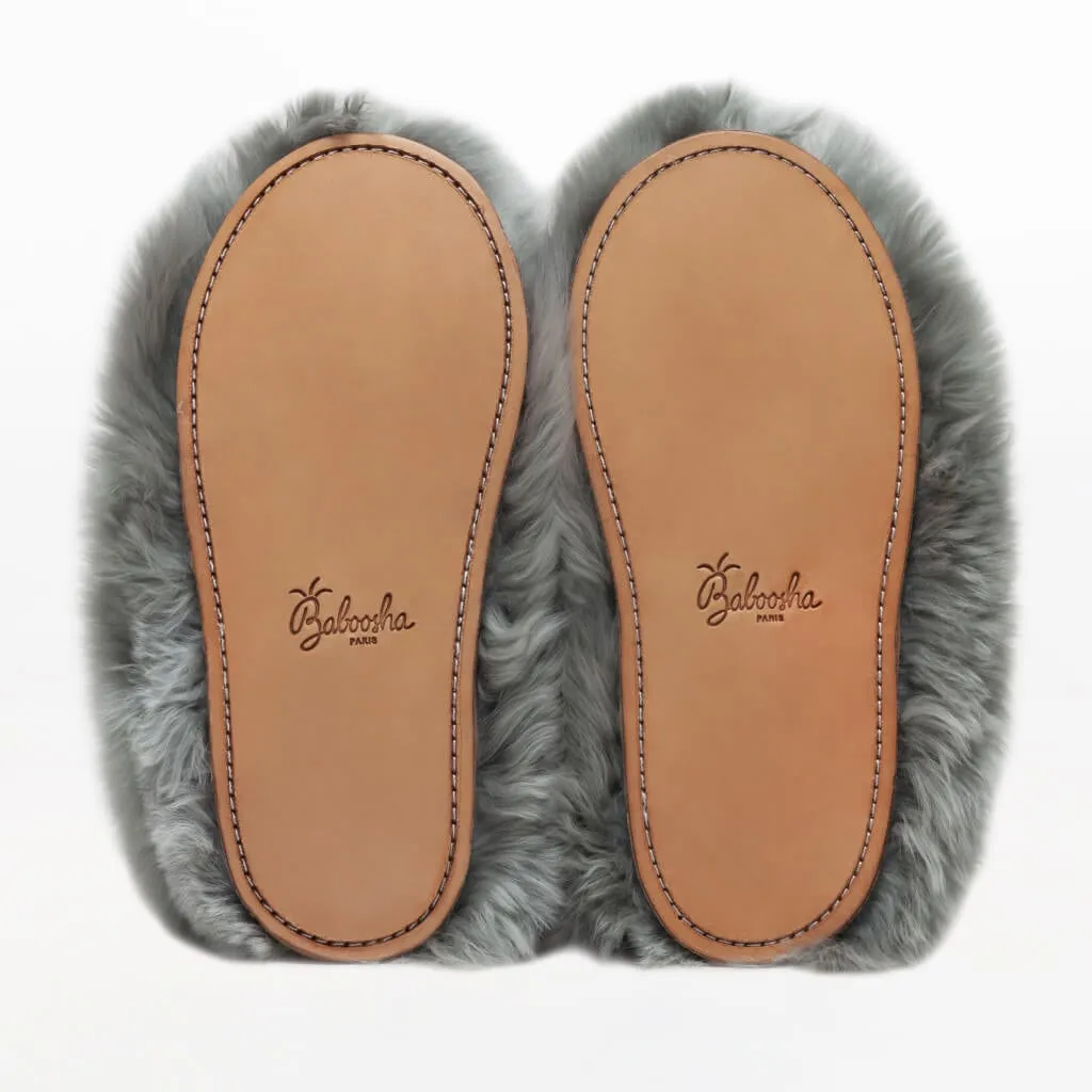 ETHICALLY AND CRUELTY FREE ALPACA FUR SLIPPERS IN GREY