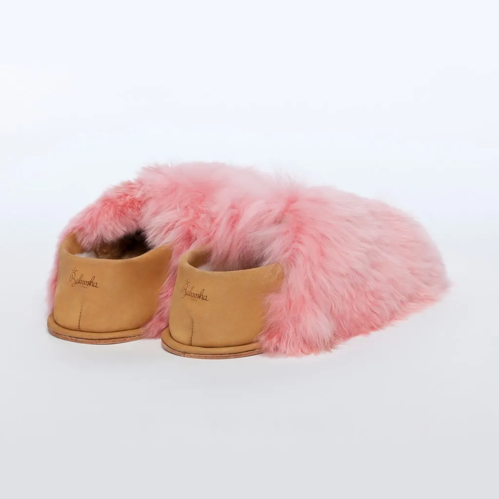 ETHICALLY AND CRUELTY FREE ALPACA SLIPPERS IN PINK