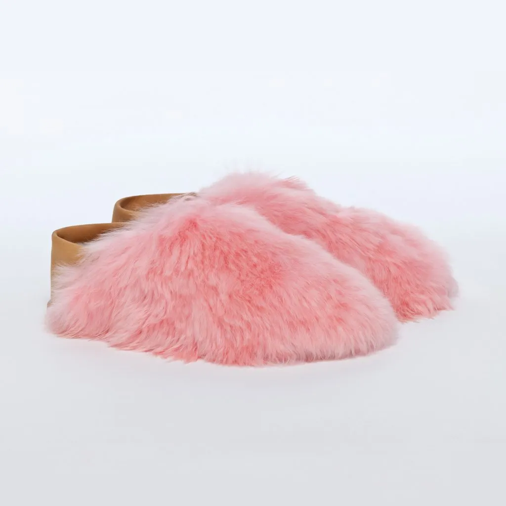 ETHICALLY AND CRUELTY FREE ALPACA SLIPPERS IN PINK