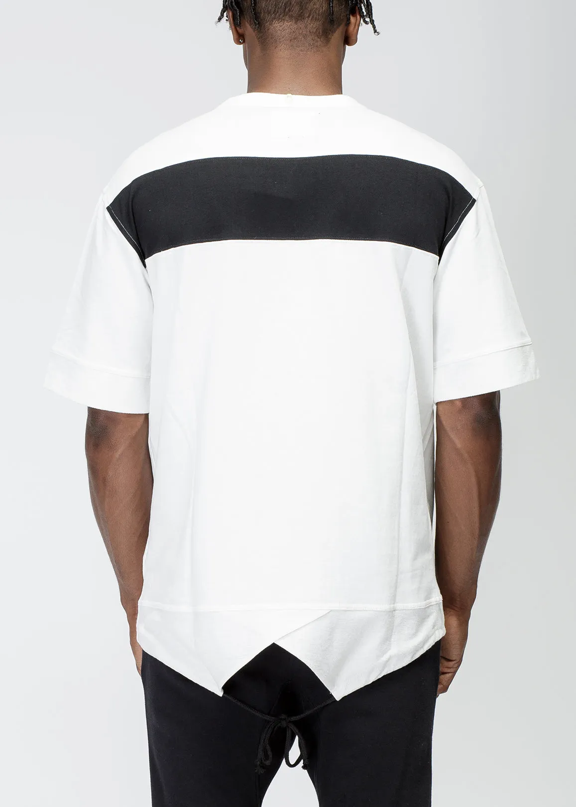 Konus Men's Cut Block Fishtail Tee in White